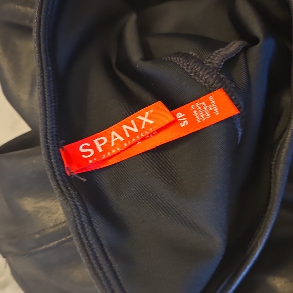 Spanx Faux Leather Leggings - Picture 6 of 6